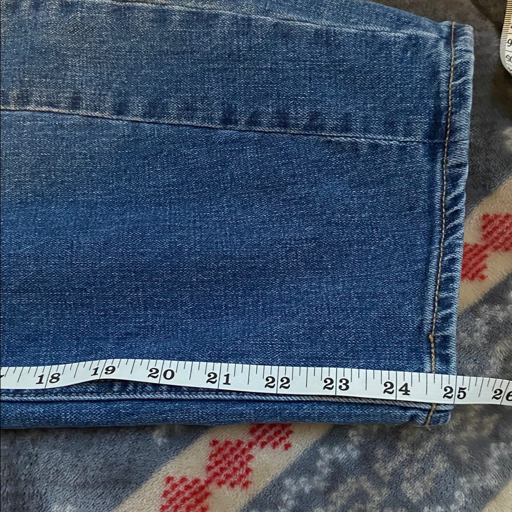 Old Navy High Rise Barrel Leg Jeans - Picture 11 of 12